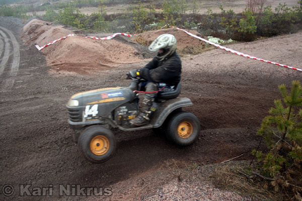 Ruohonleikkureiden 3h kest�vyysajot 05.04.2008