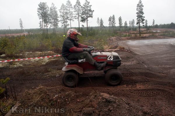 Ruohonleikkureiden 3h kest�vyysajot 05.04.2008