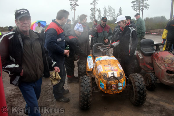 Ruohonleikkureiden 3h kest�vyysajot 05.04.2008