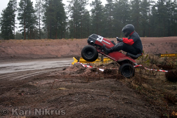 Ruohonleikkureiden 3h kest�vyysajot 05.04.2008
