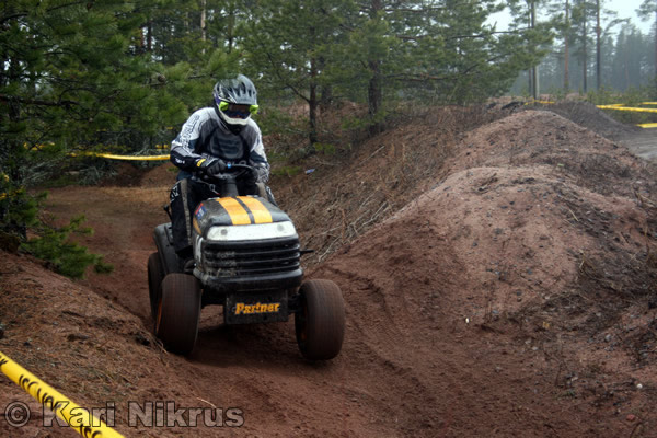 Ruohonleikkureiden 3h kest�vyysajot 05.04.2008