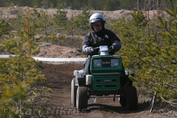 Ruohonleikkureiden 3h kest�vyysajot 18.04.2009