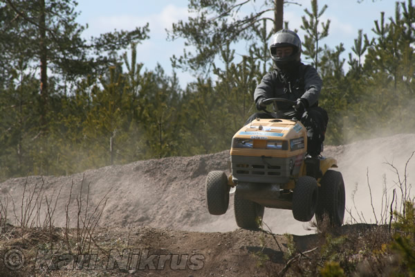 Ruohonleikkureiden 3h kest�vyysajot 18.04.2009