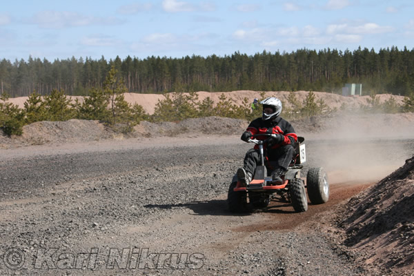 Ruohonleikkureiden 3h kest�vyysajot 18.04.2009