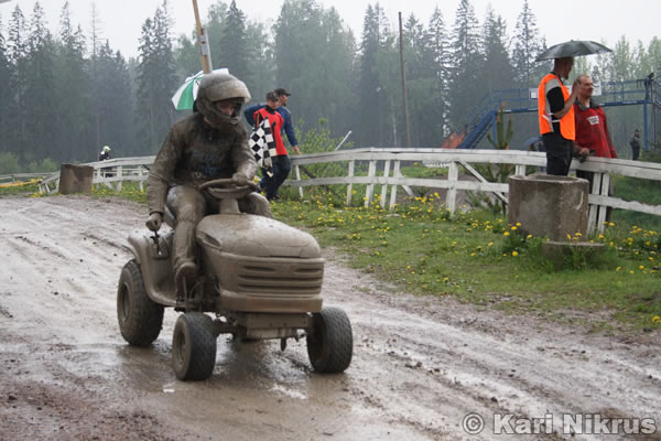 Ruohonleikkureiden 3h kest�vyysajot 26.5.2007