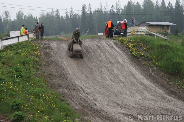 Ruohonleikkureiden 3h kest�vyysajot 26.5.2007