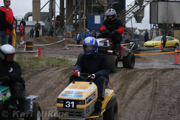 Ruohonleikkureiden 3h kest�vyysajot 8.11.2008