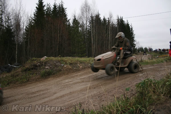 Ruohonleikkureiden 3h kest�vyysajot 8.11.2008