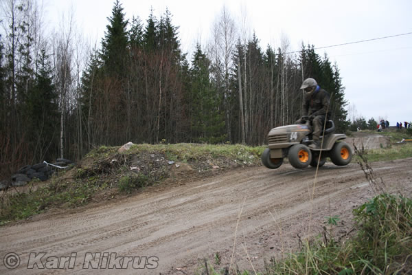 Ruohonleikkureiden 3h kest�vyysajot 8.11.2008