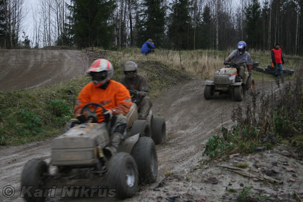 Ruohonleikkureiden 3h kest�vyysajot 8.11.2008