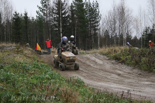 Ruohonleikkureiden 3h kest�vyysajot 8.11.2008
