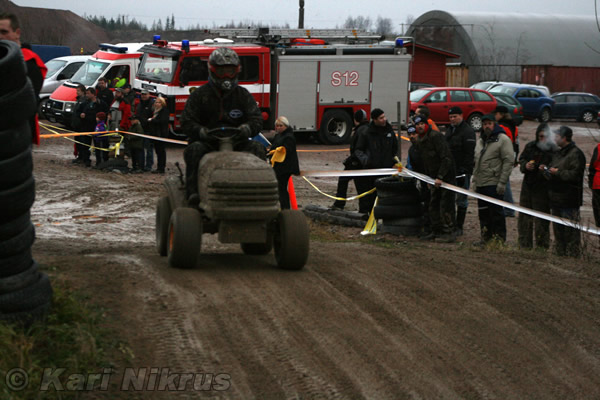 Ruohonleikkureiden 3h kest�vyysajot 8.11.2008
