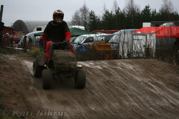 Ruohonleikkureiden 3h kest�vyysajot 8.11.2008