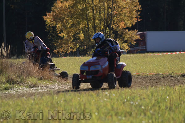 Ruohonleikkureiden 3h kest�vyysajot 2.10.2010