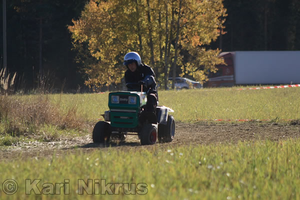 Ruohonleikkureiden 3h kest�vyysajot 2.10.2010