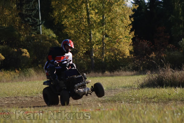 Ruohonleikkureiden 3h kest�vyysajot 2.10.2010