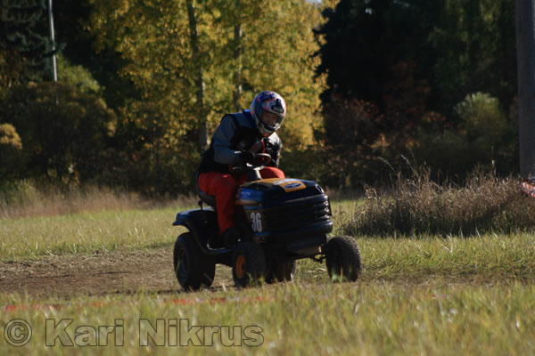 Ruohonleikkureiden 3h kest�vyysajot 2.10.2010