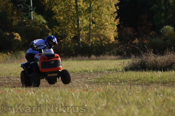 Ruohonleikkureiden 3h kest�vyysajot 2.10.2010