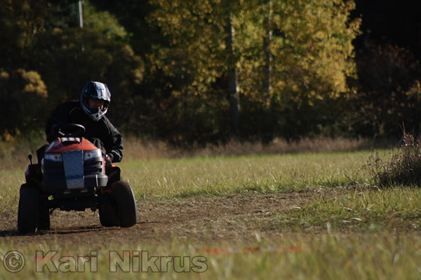 Ruohonleikkureiden 3h kest�vyysajot 2.10.2010