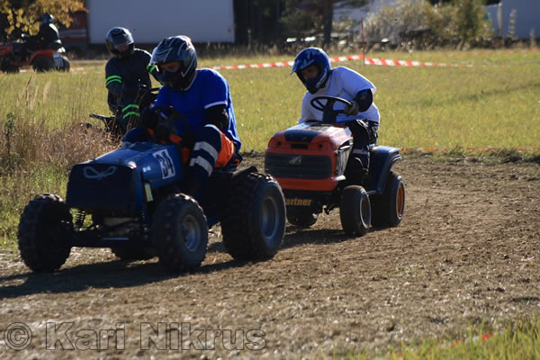 Ruohonleikkureiden 3h kest�vyysajot 2.10.2010