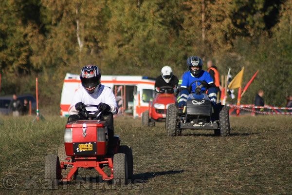 Ruohonleikkureiden 3h kest�vyysajot 2.10.2010