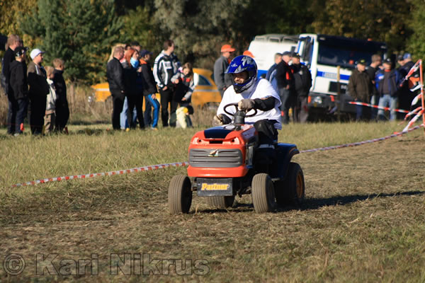 Ruohonleikkureiden 3h kest�vyysajot 2.10.2010