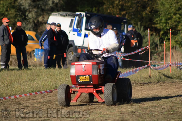 Ruohonleikkureiden 3h kest�vyysajot 2.10.2010