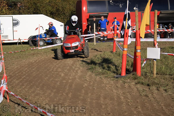 Ruohonleikkureiden 3h kest�vyysajot 2.10.2010