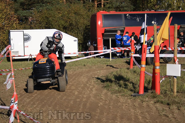 Ruohonleikkureiden 3h kest�vyysajot 2.10.2010