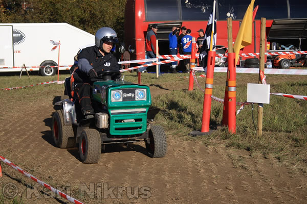 Ruohonleikkureiden 3h kest�vyysajot 2.10.2010