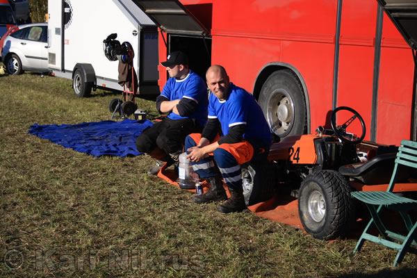 Ruohonleikkureiden 3h kest�vyysajot 2.10.2010