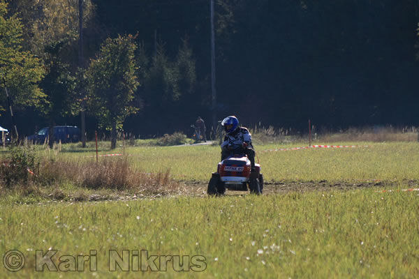 Ruohonleikkureiden 3h kest�vyysajot 2.10.2010