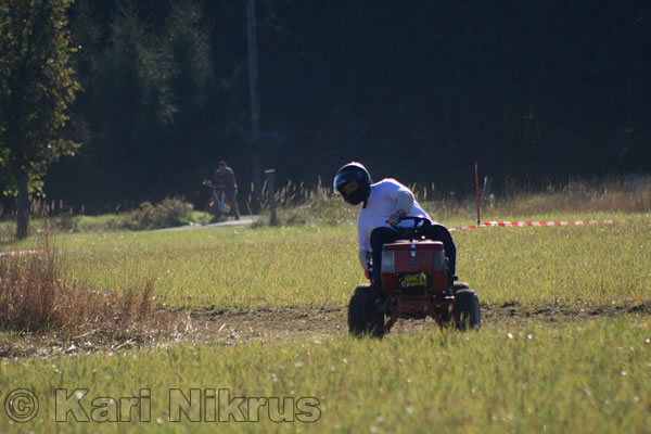 Ruohonleikkureiden 3h kest�vyysajot 2.10.2010