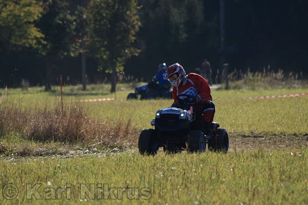 Ruohonleikkureiden 3h kest�vyysajot 2.10.2010