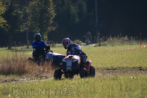 Ruohonleikkureiden 3h kest�vyysajot 2.10.2010