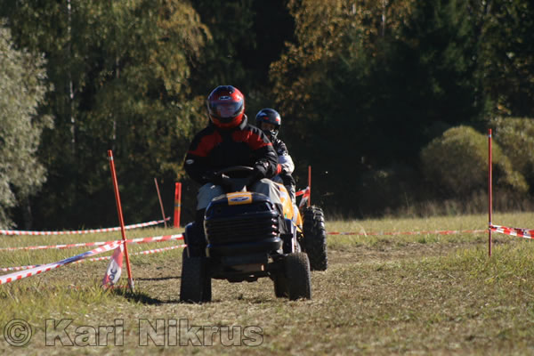 Ruohonleikkureiden 3h kest�vyysajot 2.10.2010