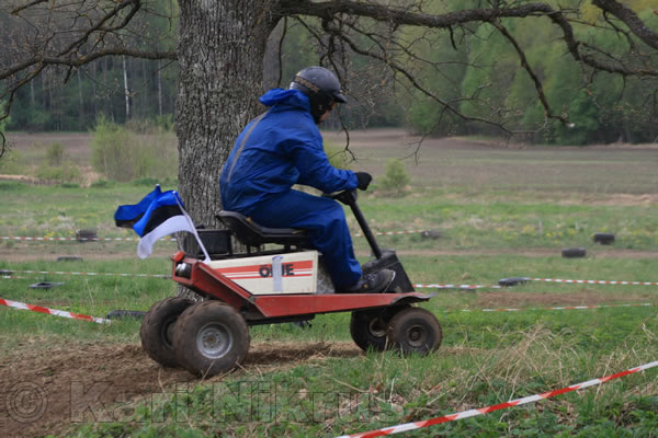 Ruohonleikkureiden 3h kest�vyysajot 14.5.2011