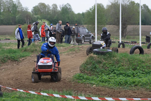 Ruohonleikkureiden 3h kest�vyysajot 14.5.2011