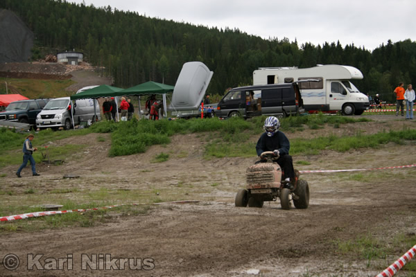 Ruohonleikkureiden 3h kestvyysajot 18.05.2008