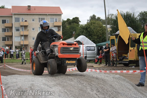 Ruohonleikkureiden 3h kest�vyysajot 28.8.2010