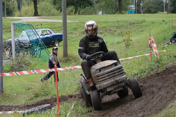 Ruohonleikkureiden 3h kest�vyysajot 28.8.2010