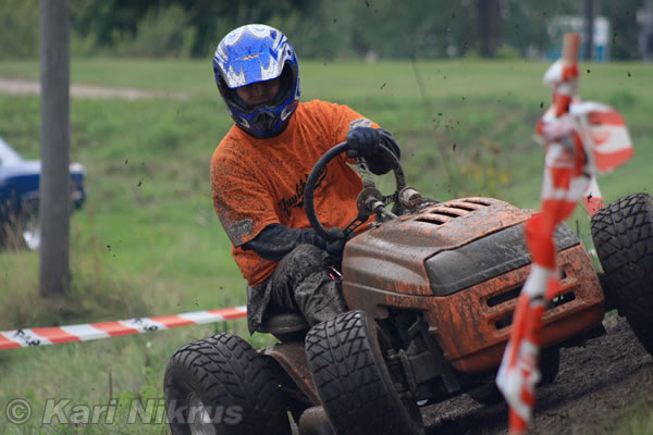 Ruohonleikkureiden 3h kest�vyysajot 28.8.2010
