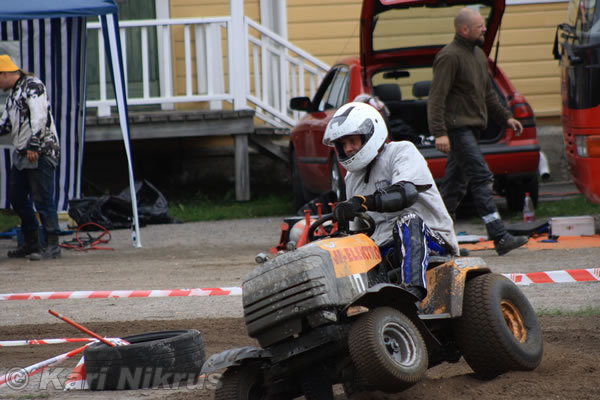 Ruohonleikkureiden 3h kest�vyysajot 28.8.2010