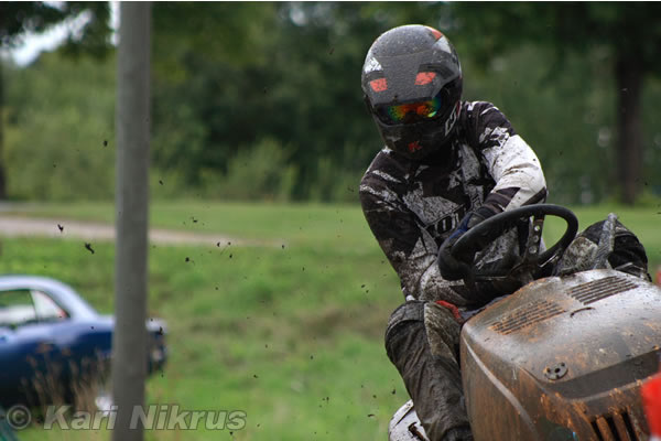 Ruohonleikkureiden 3h kest�vyysajot 28.8.2010