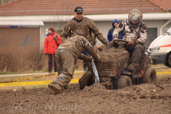 Ruohonleikkureiden 3h kest�vyysajot 8.5.2010