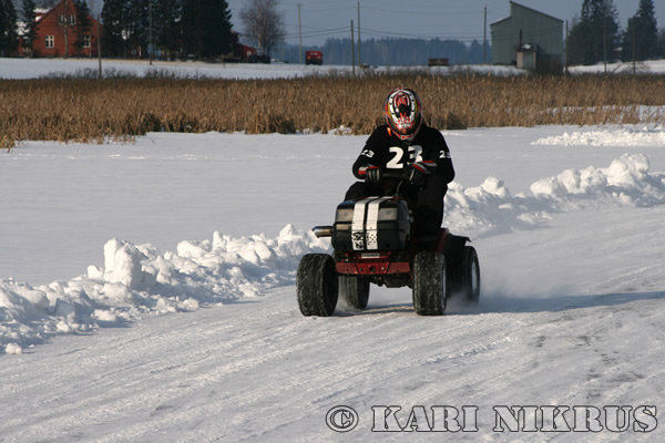 Ruohonleikkureiden 3h kest�vyysajot 21.02.2009