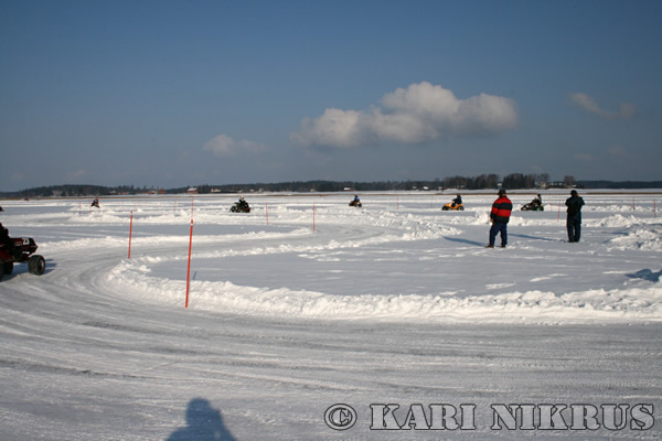 Ruohonleikkureiden 3h kest�vyysajot 21.02.2009