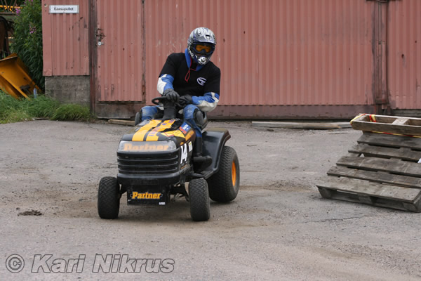 Ruohonleikkureiden 3h kest�vyysajot 11.07.2009