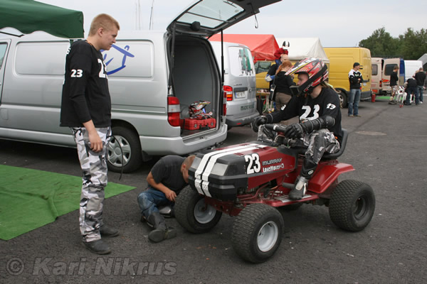 Ruohonleikkureiden 3h kest�vyysajot 11.07.2009