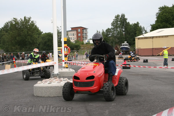 Ruohonleikkureiden 3h kest�vyysajot 11.07.2009
